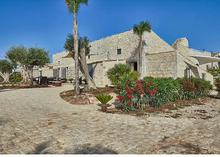 Casale Arezzo - Luxury Villa With Pool&Jacuzzi - Marina di Ragusa