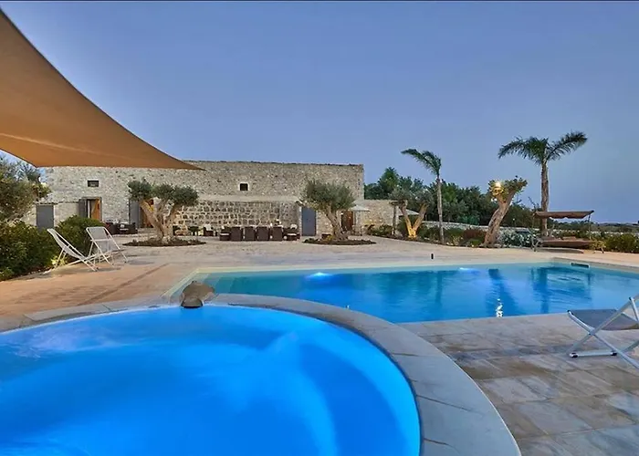 Casale Arezzo - Luxury Villa With Pool&Jacuzzi - Marina di Ragusa